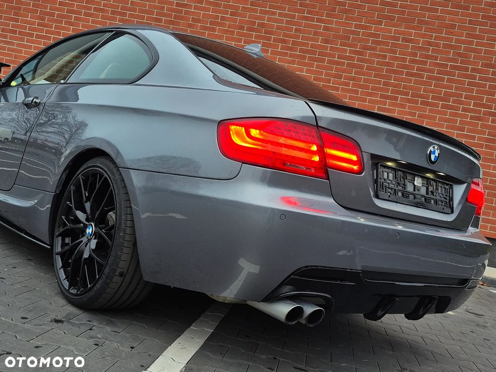 BMW Seria 3 325d M Sport Edition - 10
