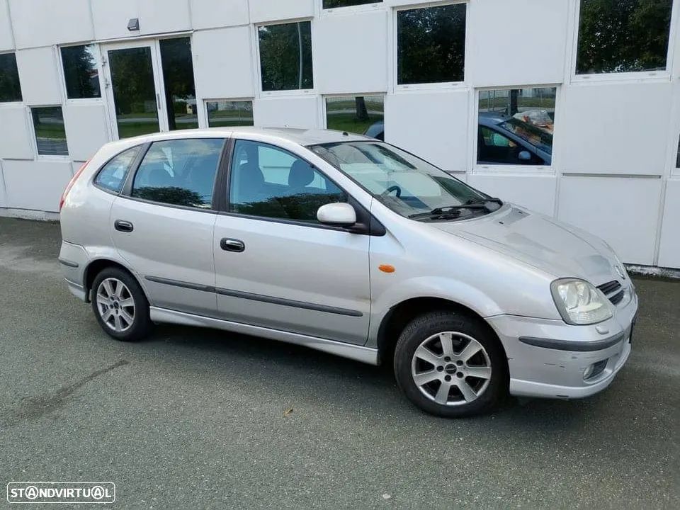 Nissan Almera Tino - 1