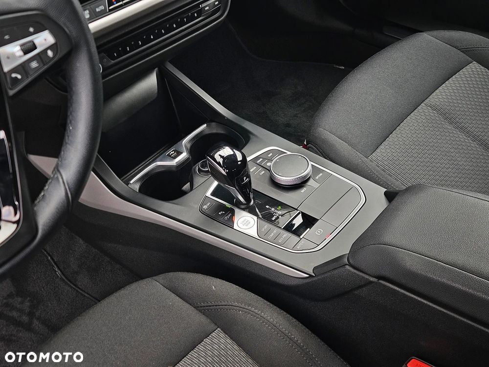 BMW Seria 1 118i Advantage - 24