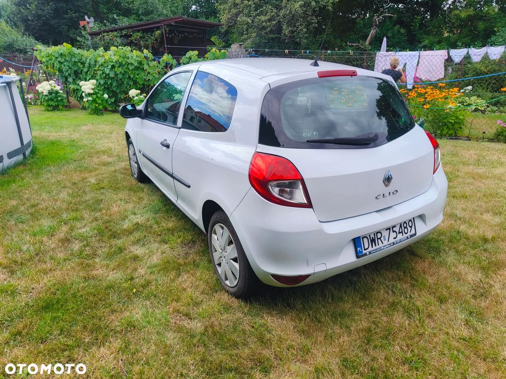 Renault Clio 1.5 dCi Alize - 5