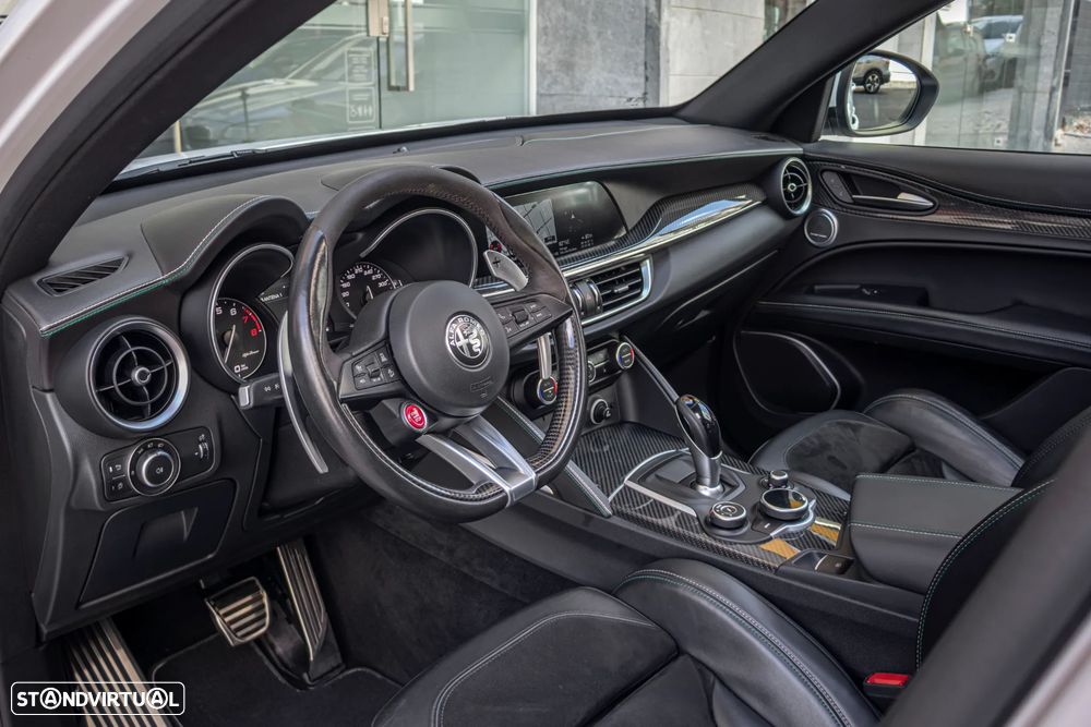 Alfa Romeo Stelvio 2.9 T Quadrifoglio Q4 — fotografia 9