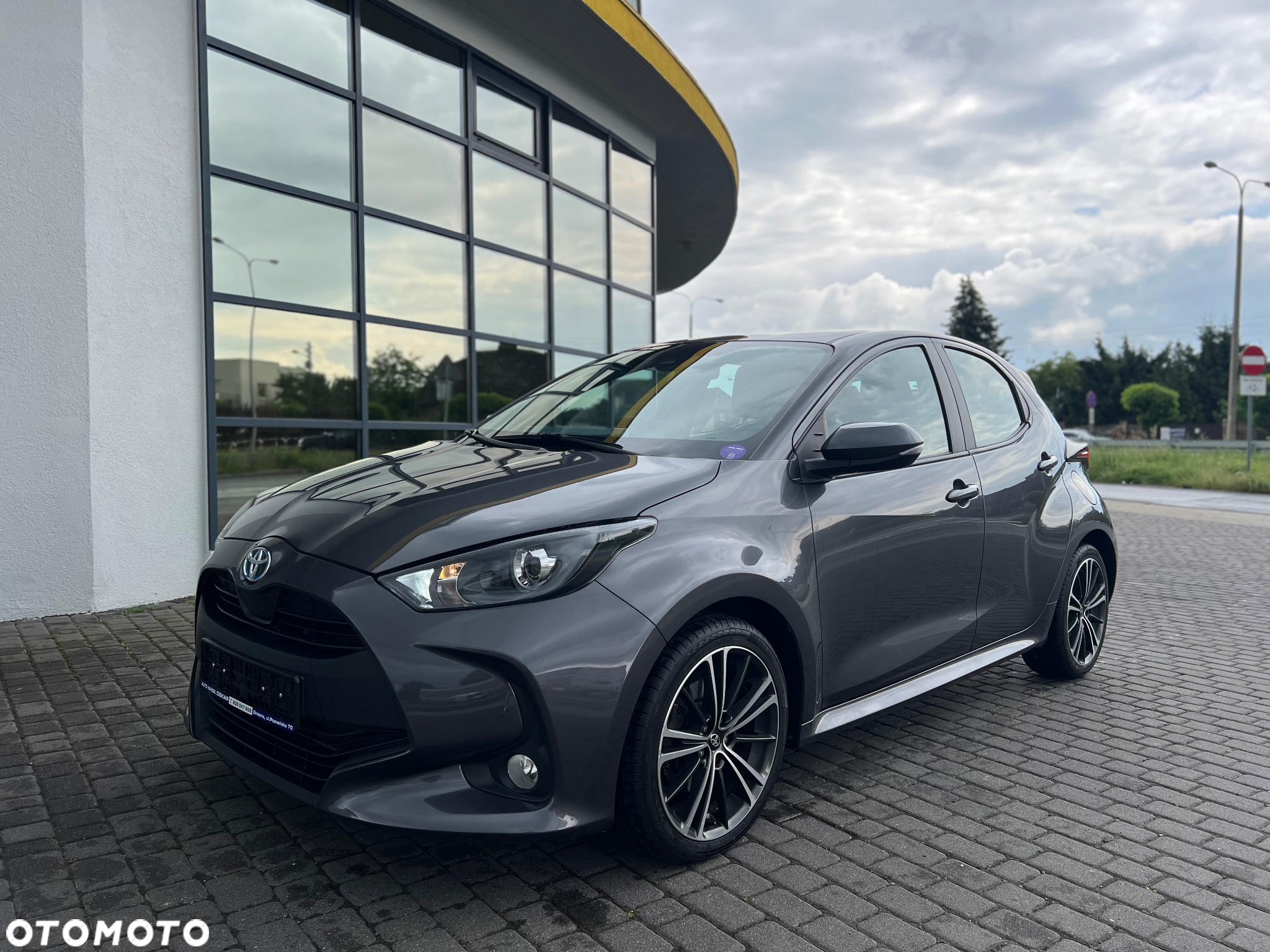 Toyota Yaris Hybrid 1.5 Comfort - 4