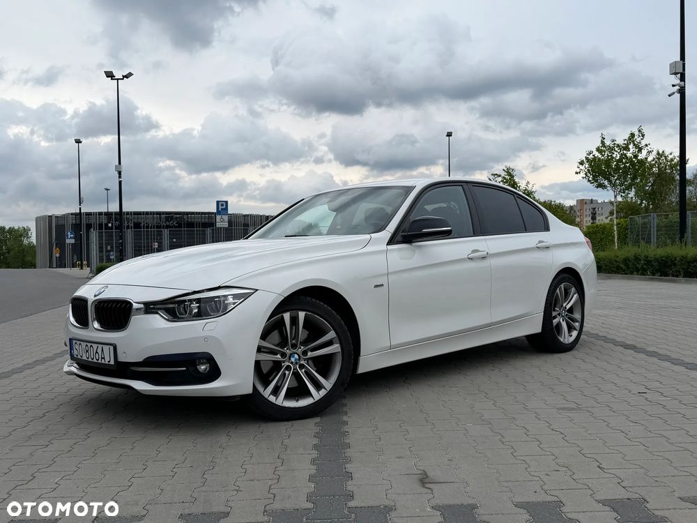 BMW Seria 3 330i xDrive Sport Line - 1