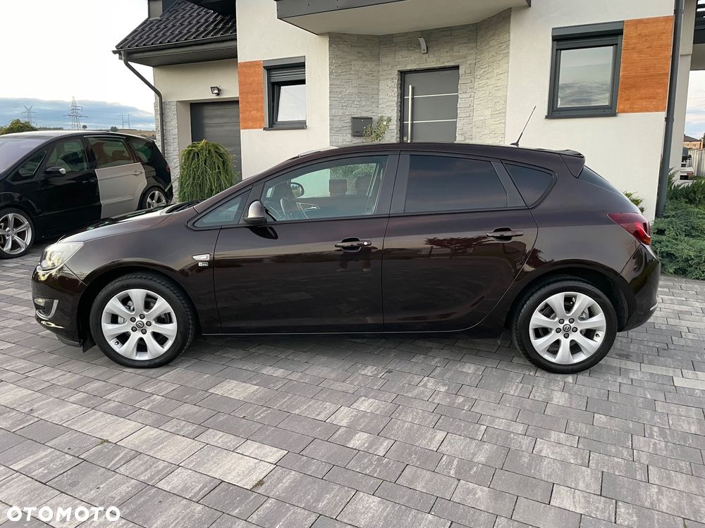 Opel Astra IV 1.4 T Cosmo EU6 - 22