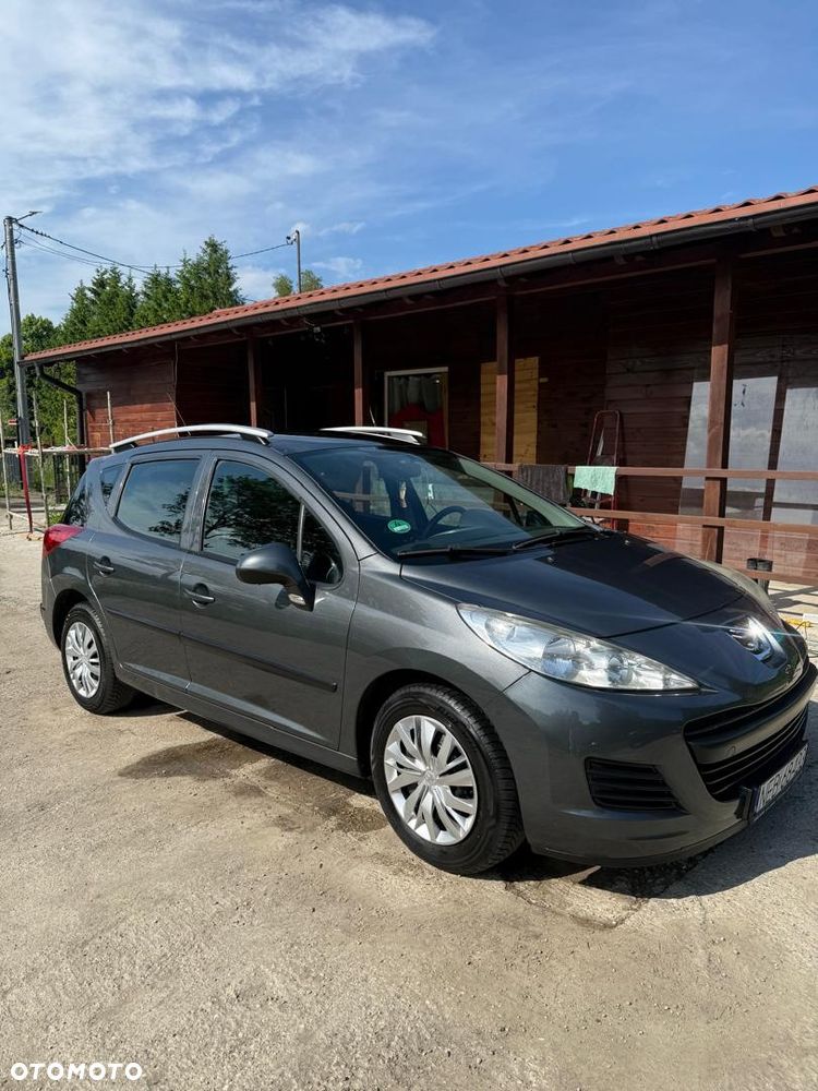 Peugeot 207 - 1