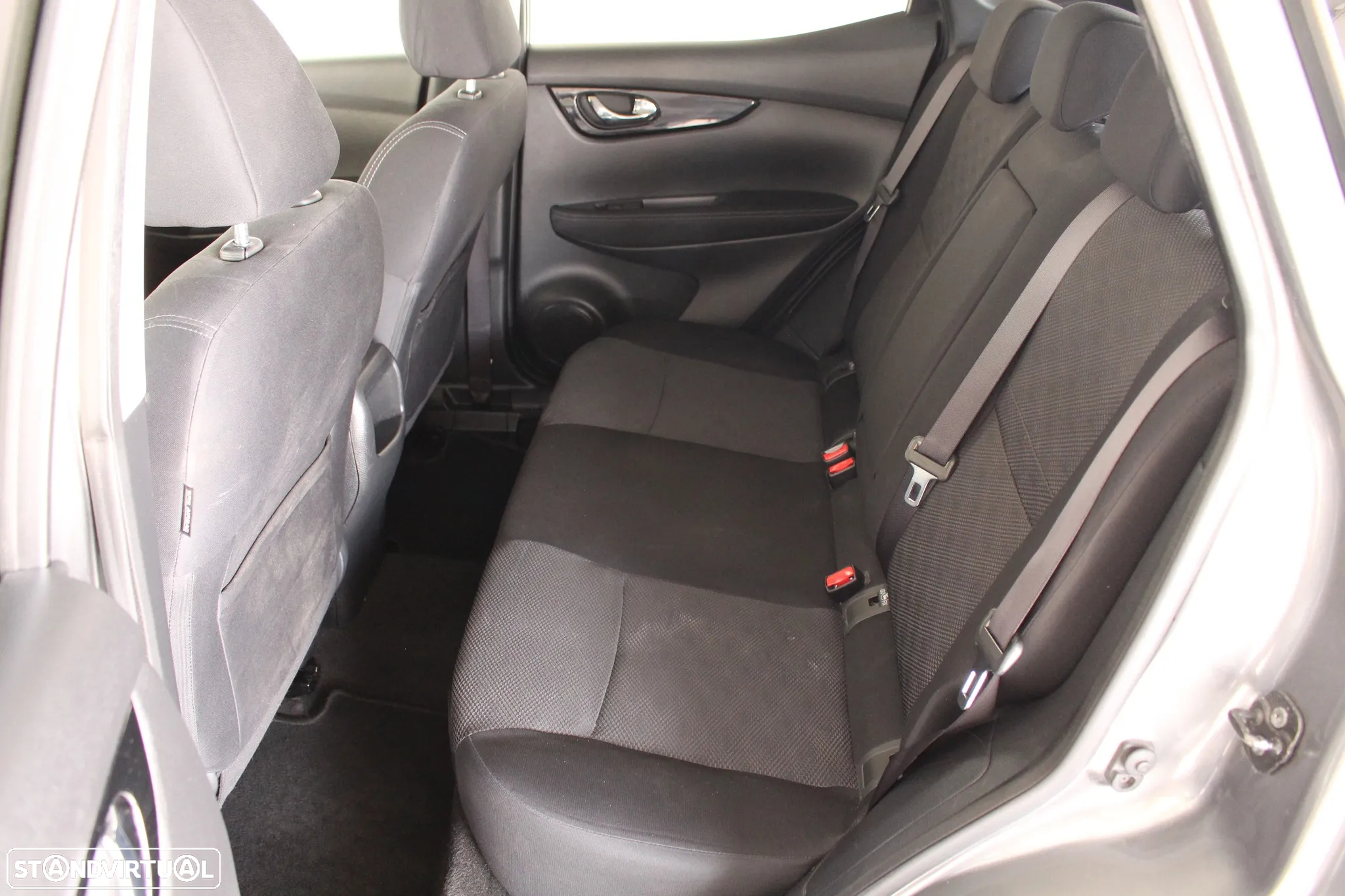 Nissan Qashqai 1.5 dCi N-Connecta - 24
