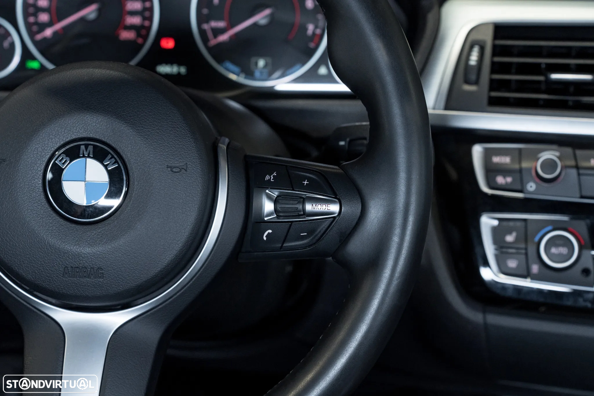 BMW 330 e iPerformance Pack M - 11