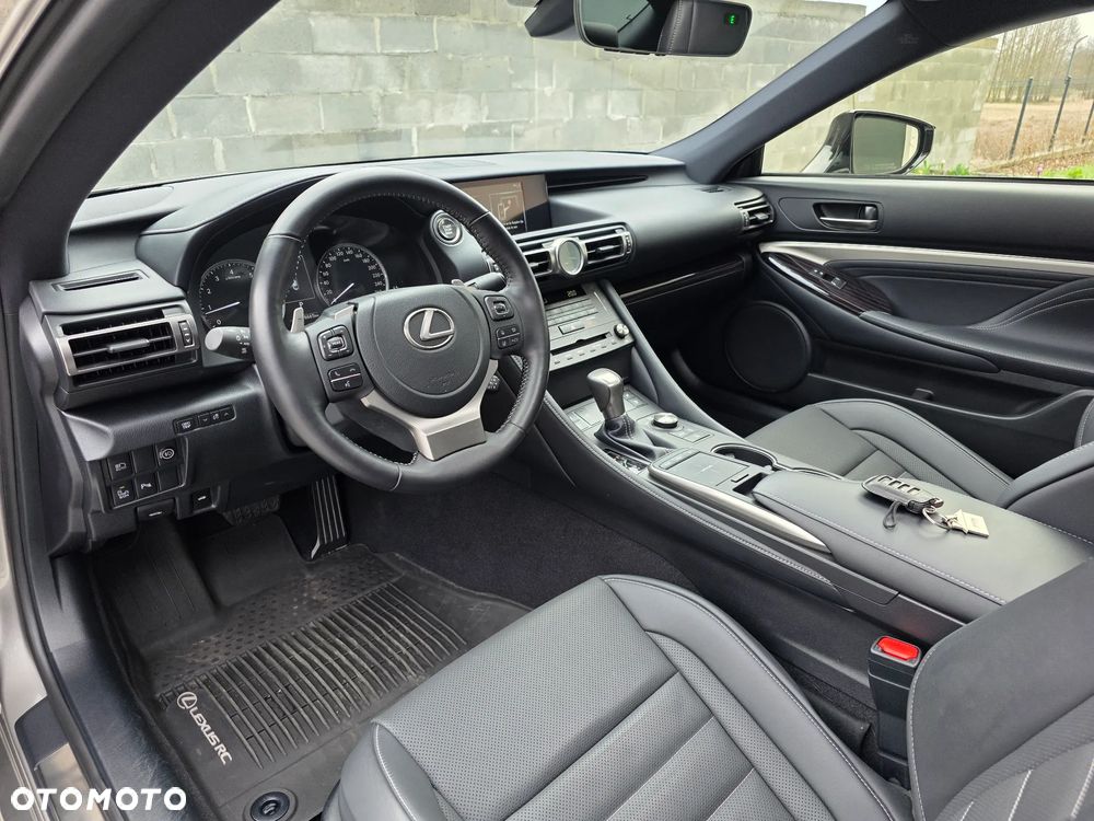 Lexus RC - 19