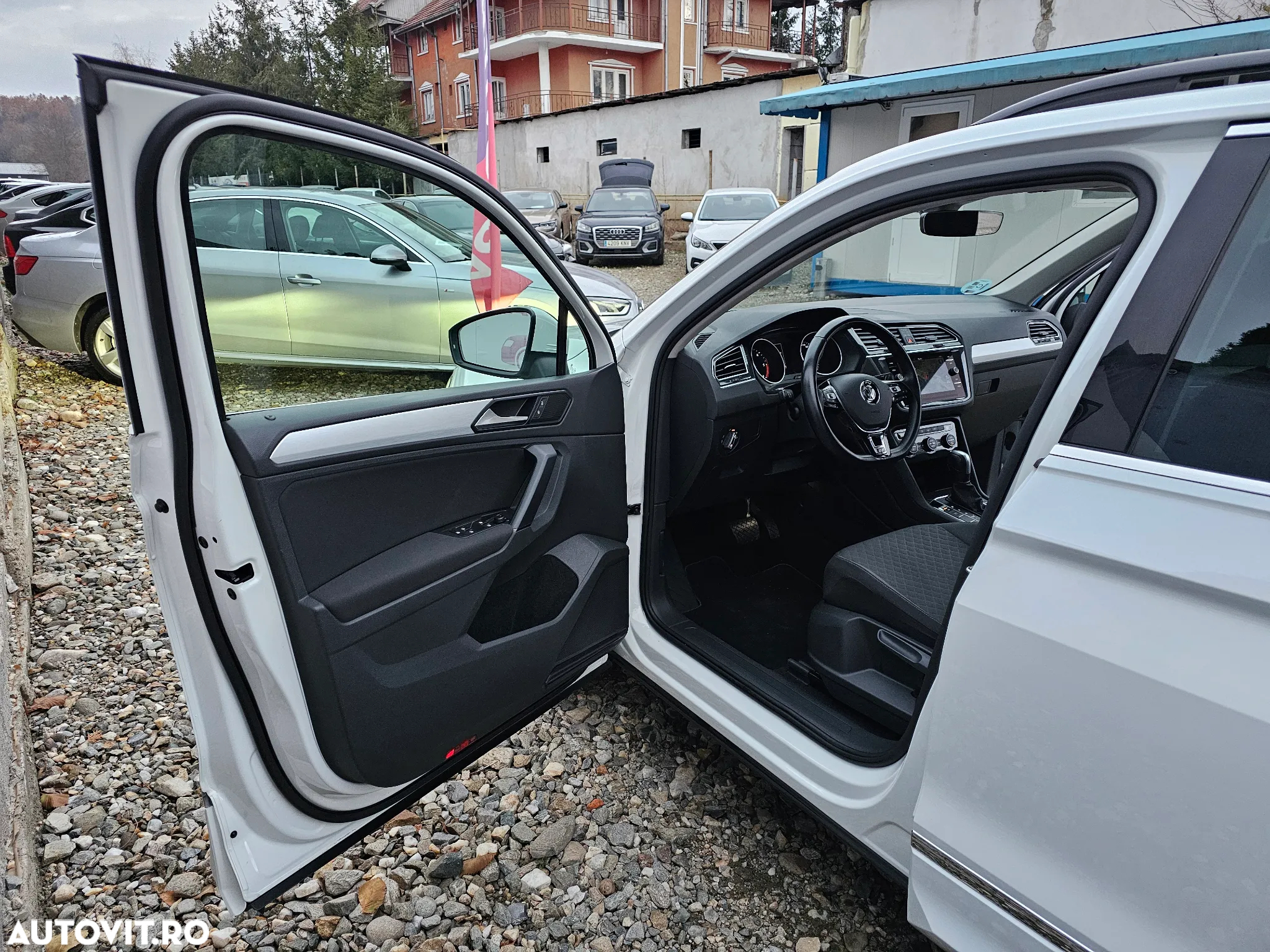 Volkswagen Tiguan 2.0 TDI SCR DSG R-Line - 16