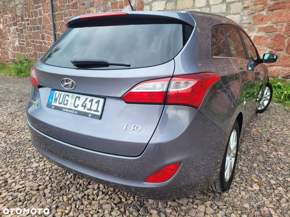 Hyundai i30 i30cw 1.6 Fifa World Cup Edition - 15