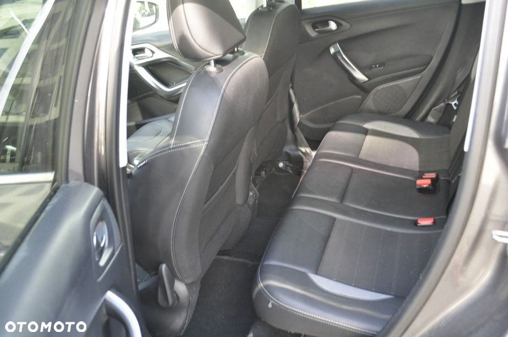 Peugeot 2008 - 10