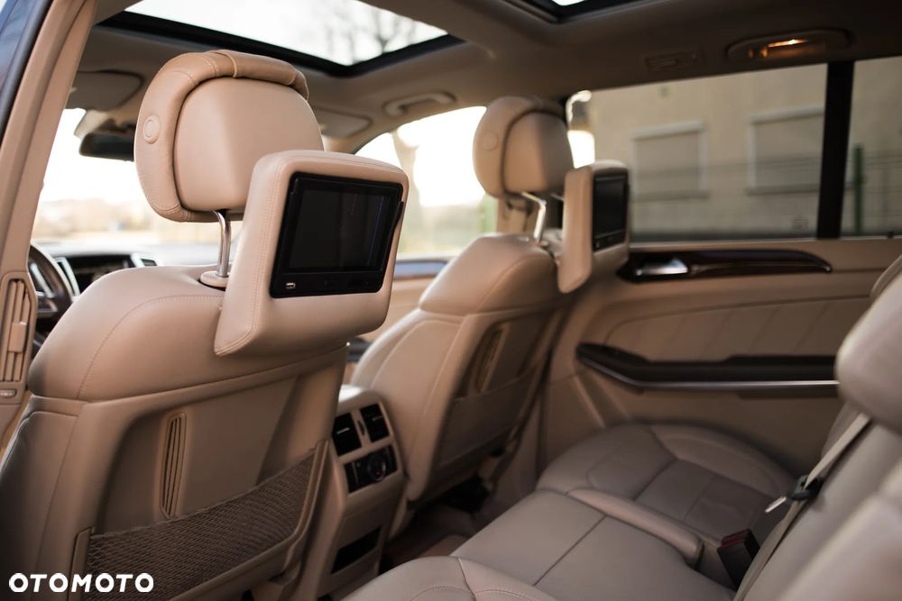 Mercedes-Benz GL 500 4Matic (BlueEFFICIENCY) 7G-TRONIC - 24