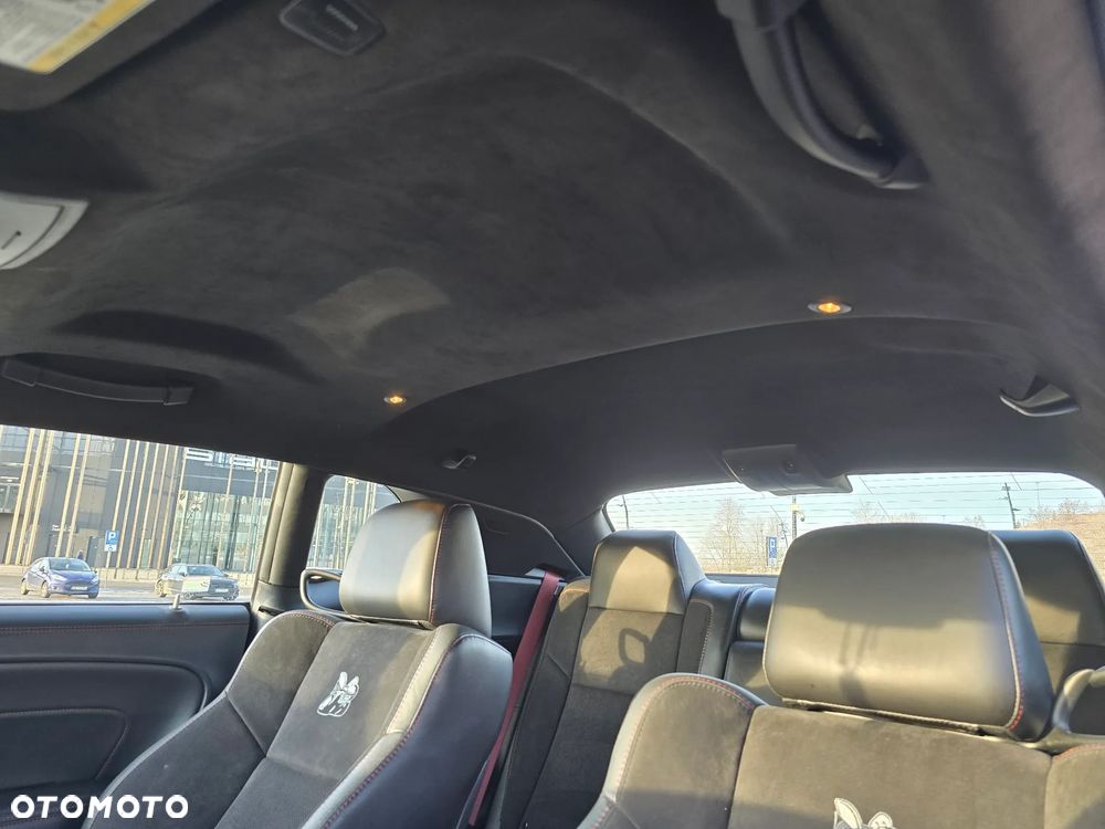 Dodge Challenger ver-6-4-scat-pack-widebody - 29