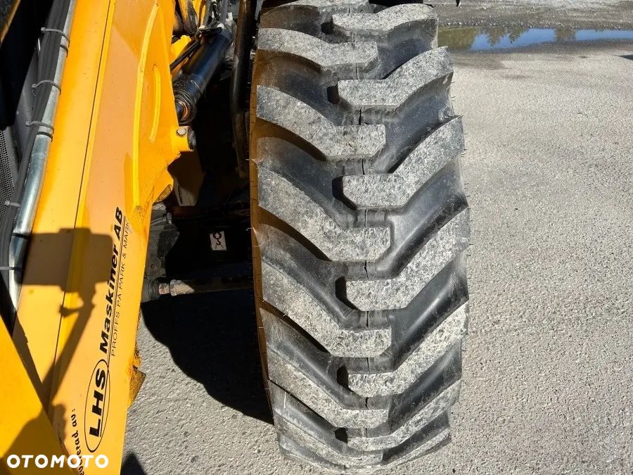 JCB 4CX - 9