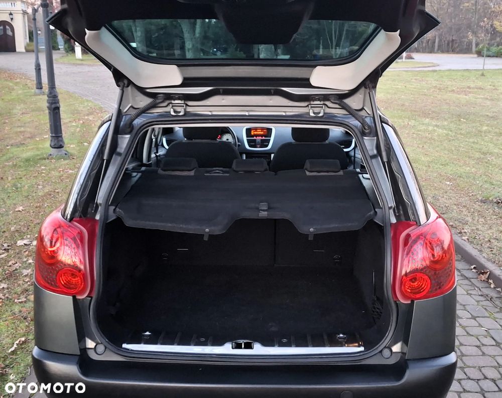 Peugeot 207 1.6 Trendy - 12