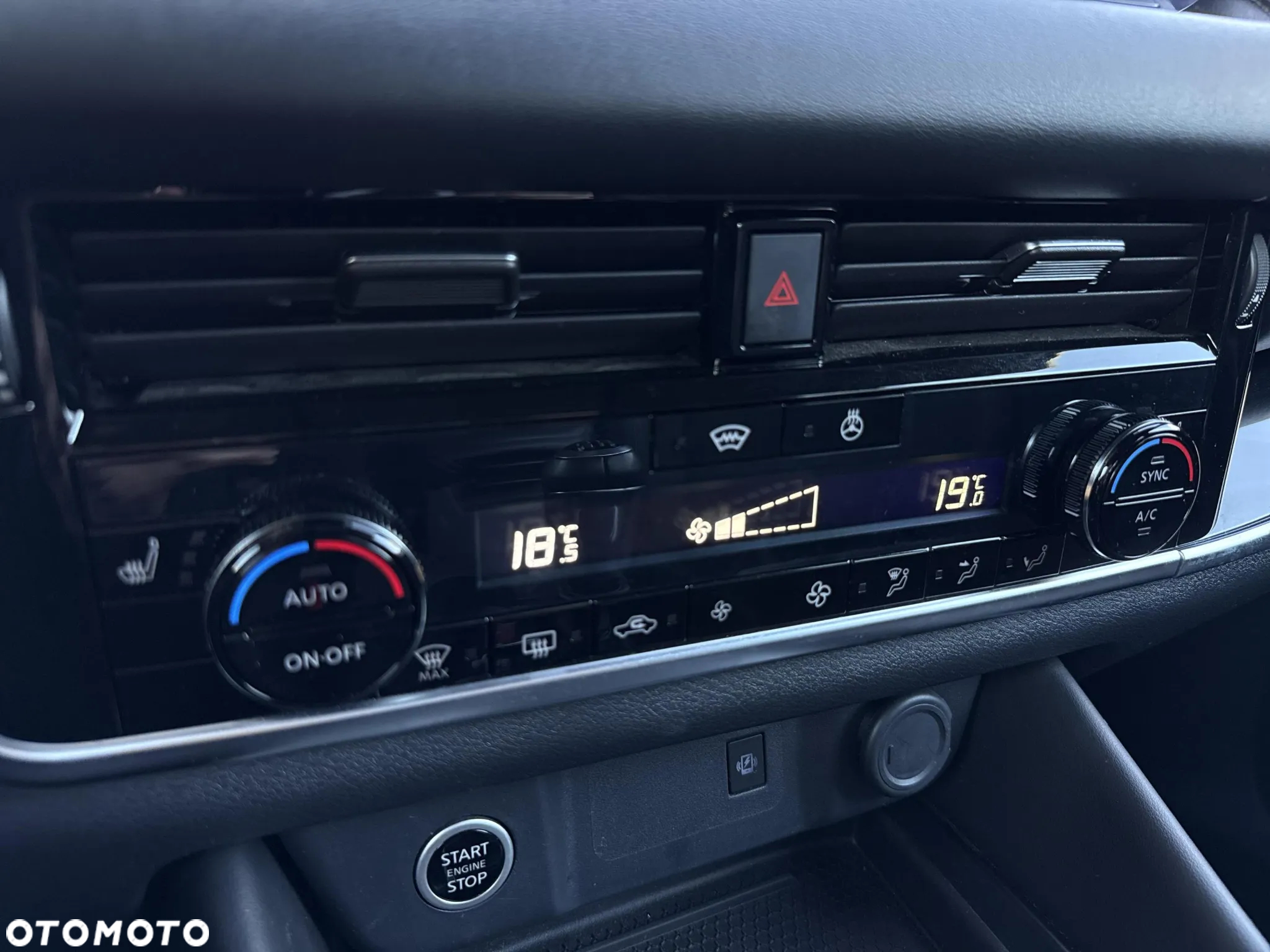 Nissan Qashqai 1.3 DIG-T mHEV N-Connecta - 21