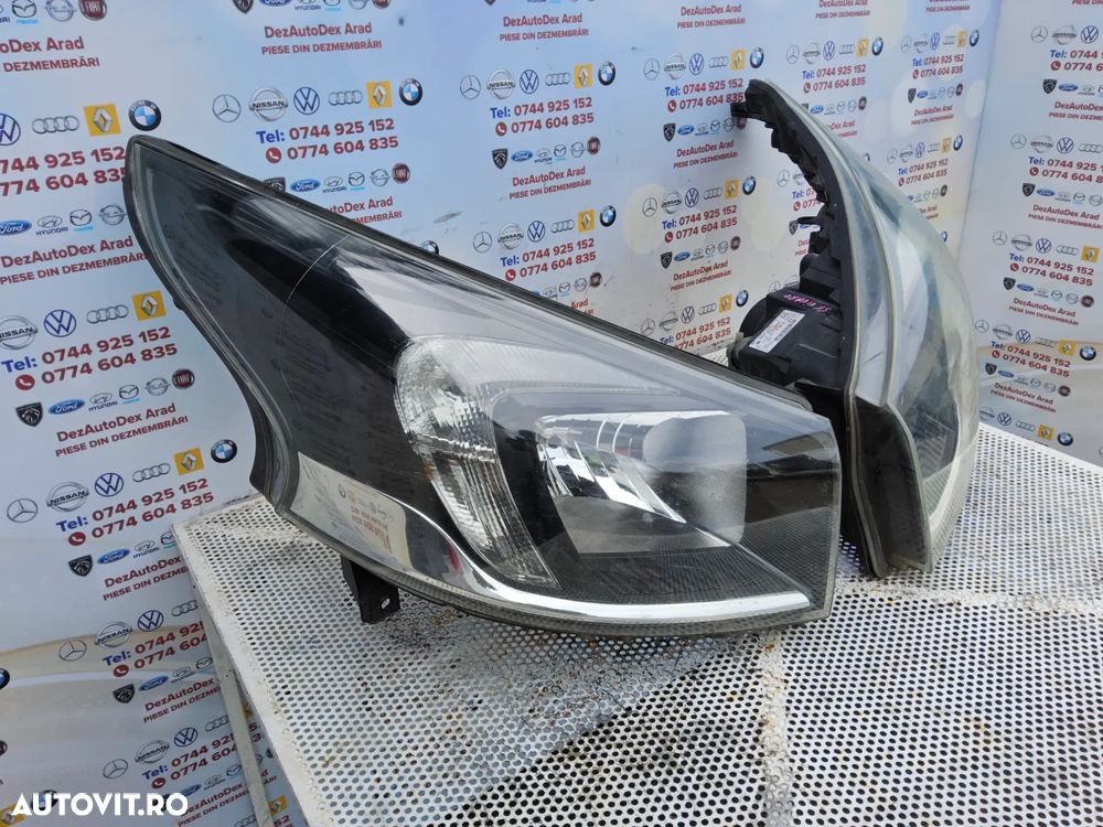 Far Renault Trafic 2014-2020 Opel Vivaro Nissan nv300 faruri stânga dreapta Europa - 2