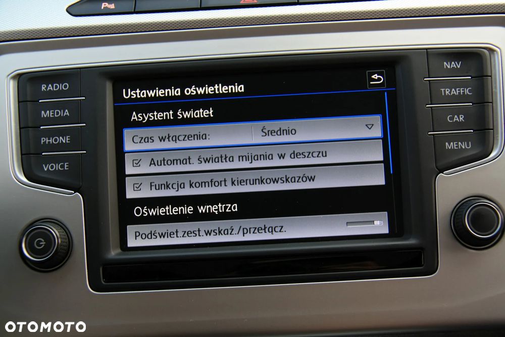 Volkswagen Passat 2.0 TDI BMT Comfortline - 36