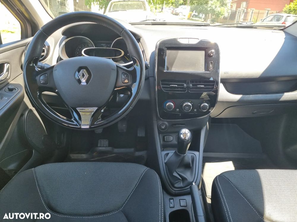 Renault Clio - 8