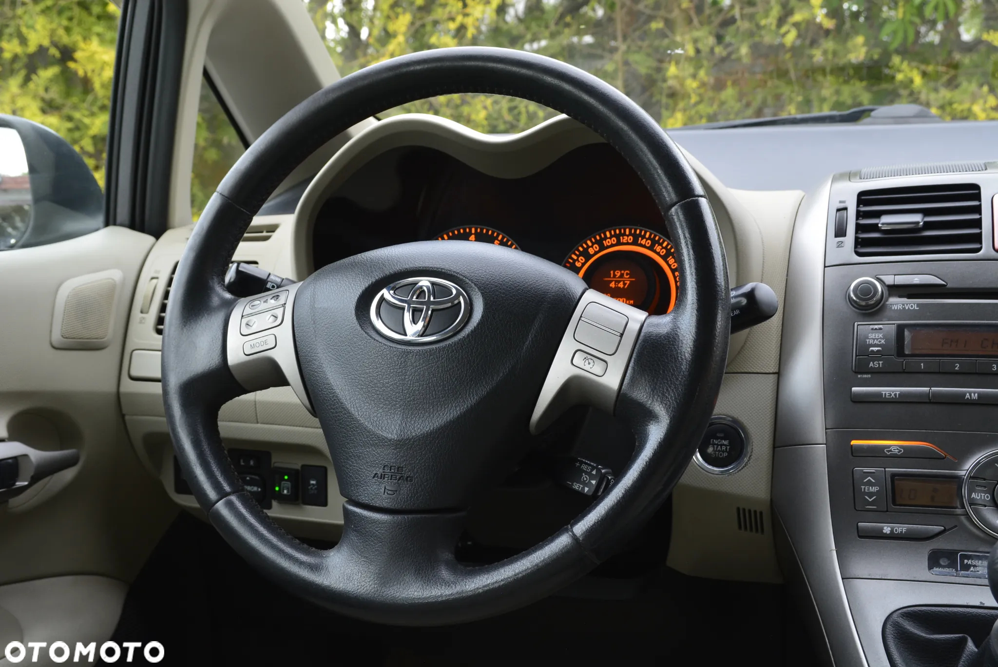 Toyota Auris 1.6 VVT-i Prestige - 4