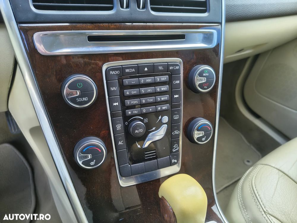 Volvo XC 60 D5 AWD Aut. Summum - 9