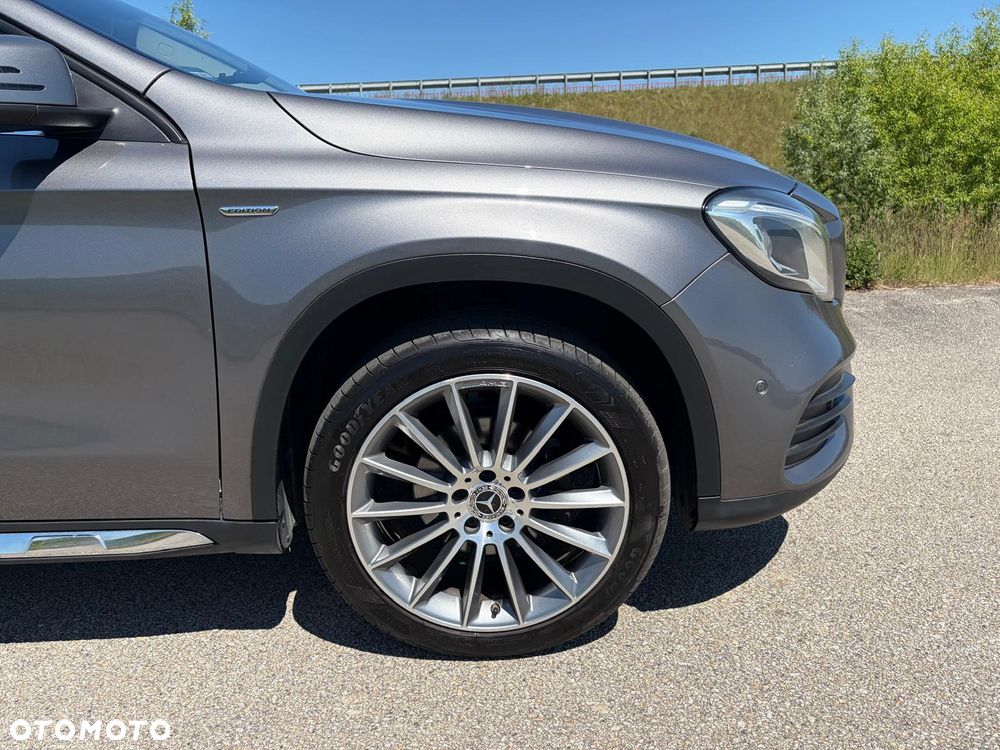 Mercedes-Benz GLA 200 7G-DCT AMG Line - 16