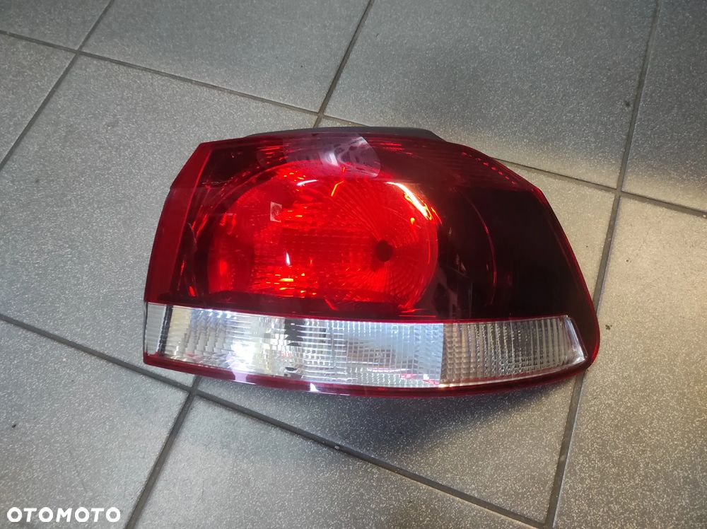 LAMPA TYŁ PRAWY TYLNA PRAWA VW GOLF 6 5K0 EUROPA CIEMNA WYSYŁKA !!!!