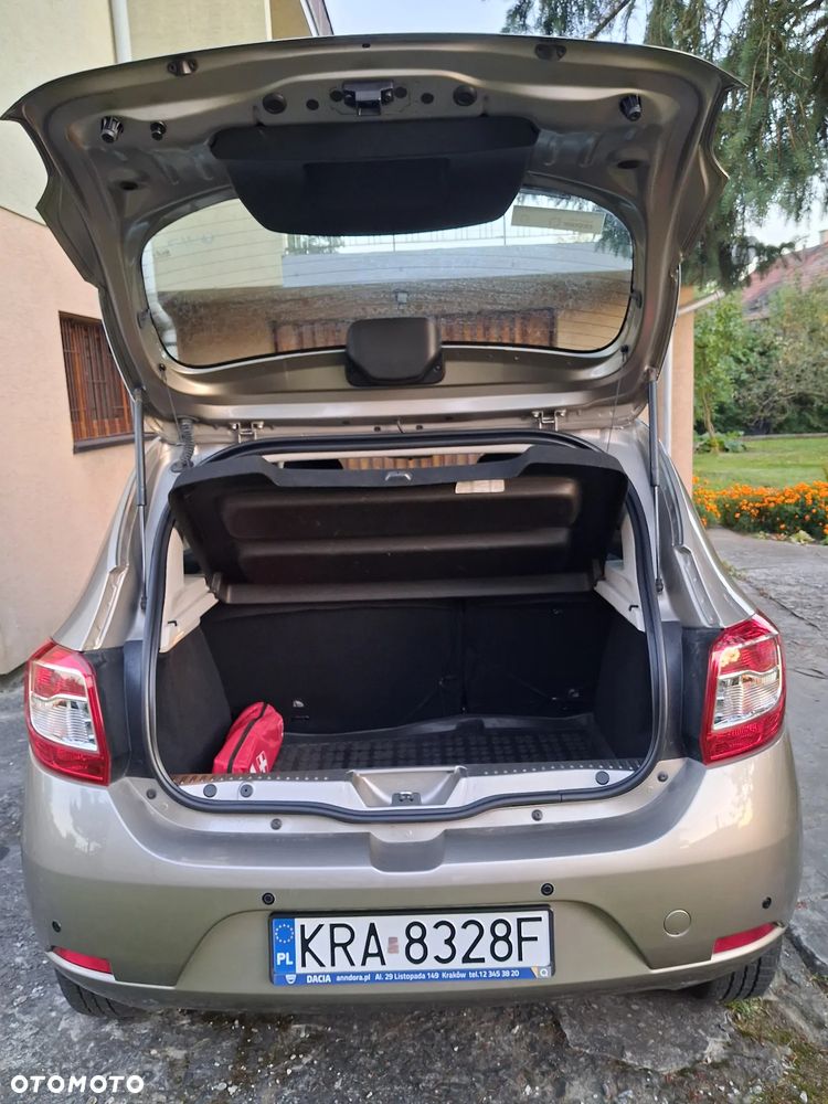 Dacia Sandero 1.2 16V Laureate EU6 - 9