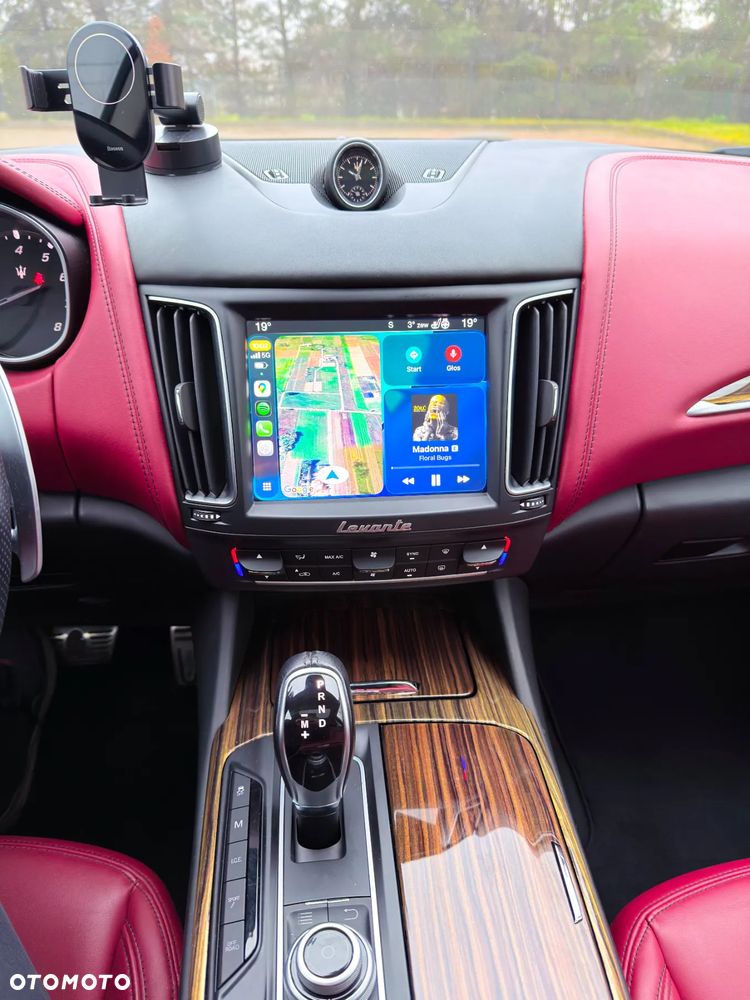 Maserati Levante S Q4 - 24