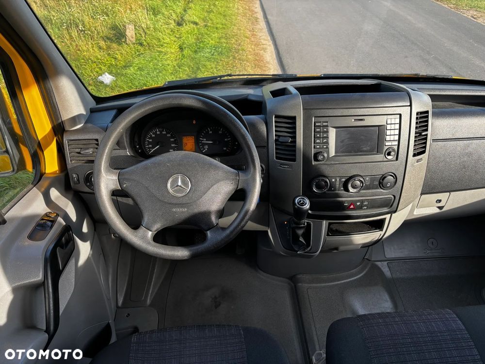 Mercedes-Benz SPRINTER - 11