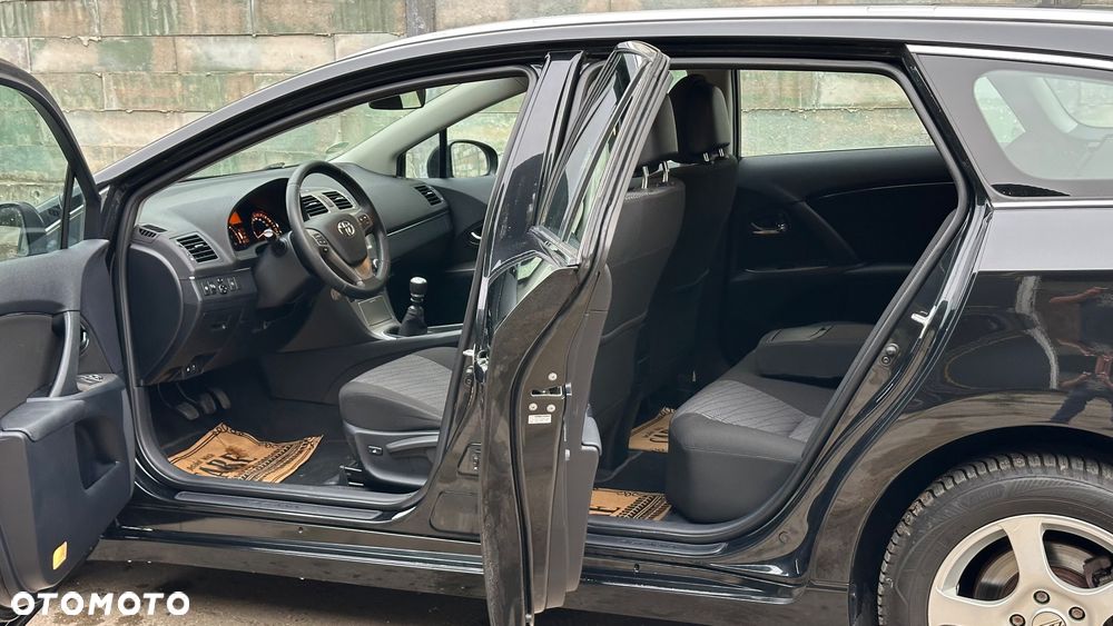 Toyota Avensis 1.8 Sol - 20