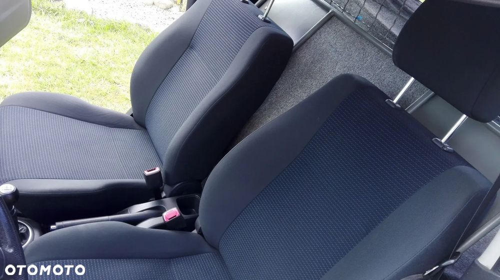 Suzuki Swift 1.3 DDiS Comfort - 19