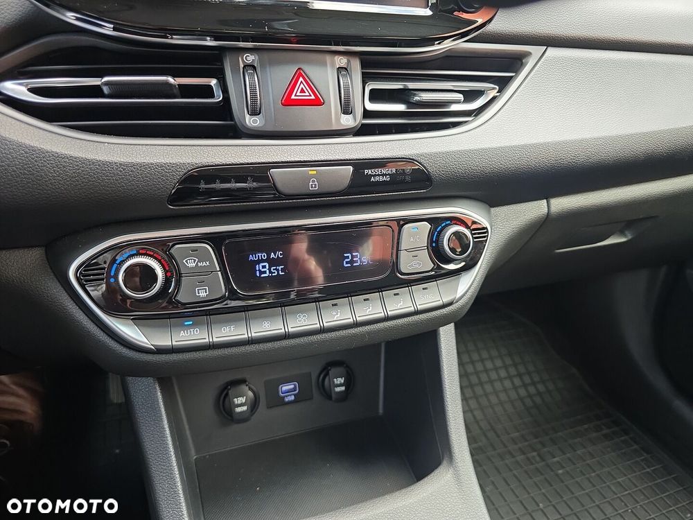 Hyundai i30 1.5 T-GDI 48V Smart - 24