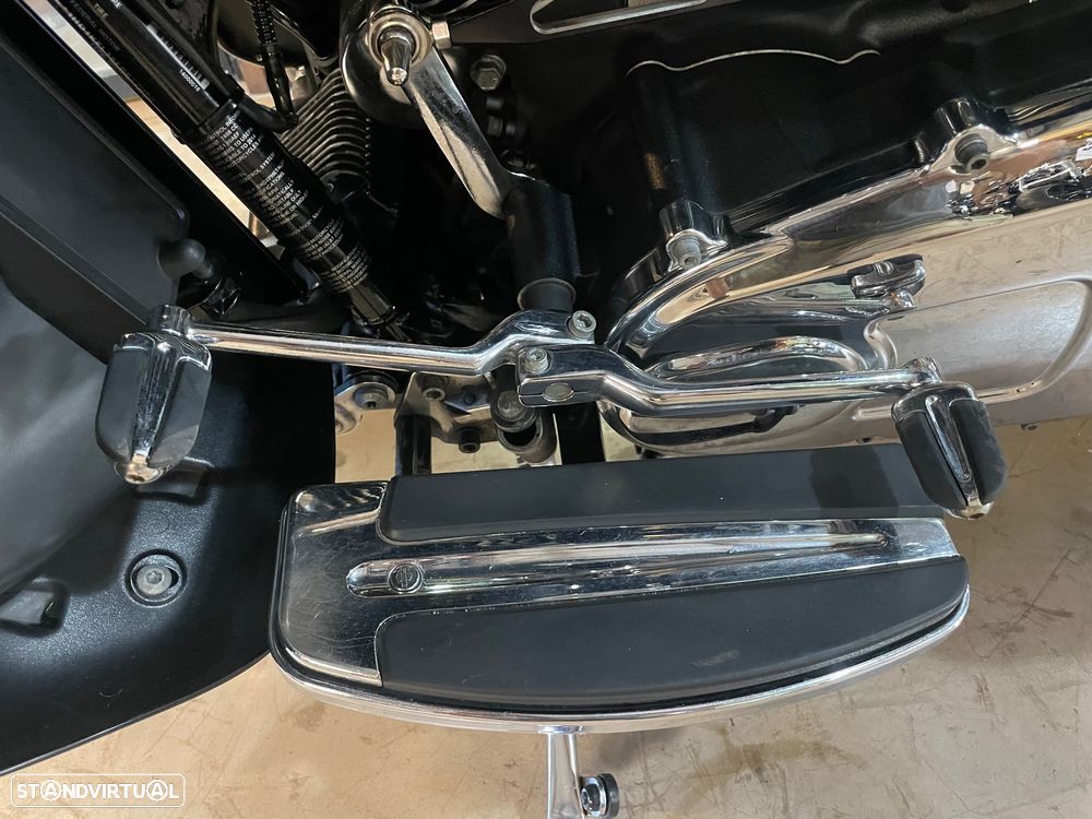 Harley-Davidson FLHT Ultra Limited - 21