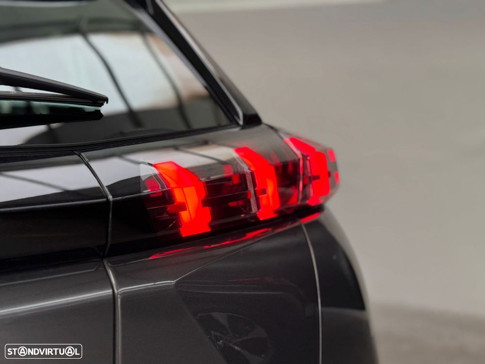 Peugeot 2008 1.2 PureTech Active Pack - 12