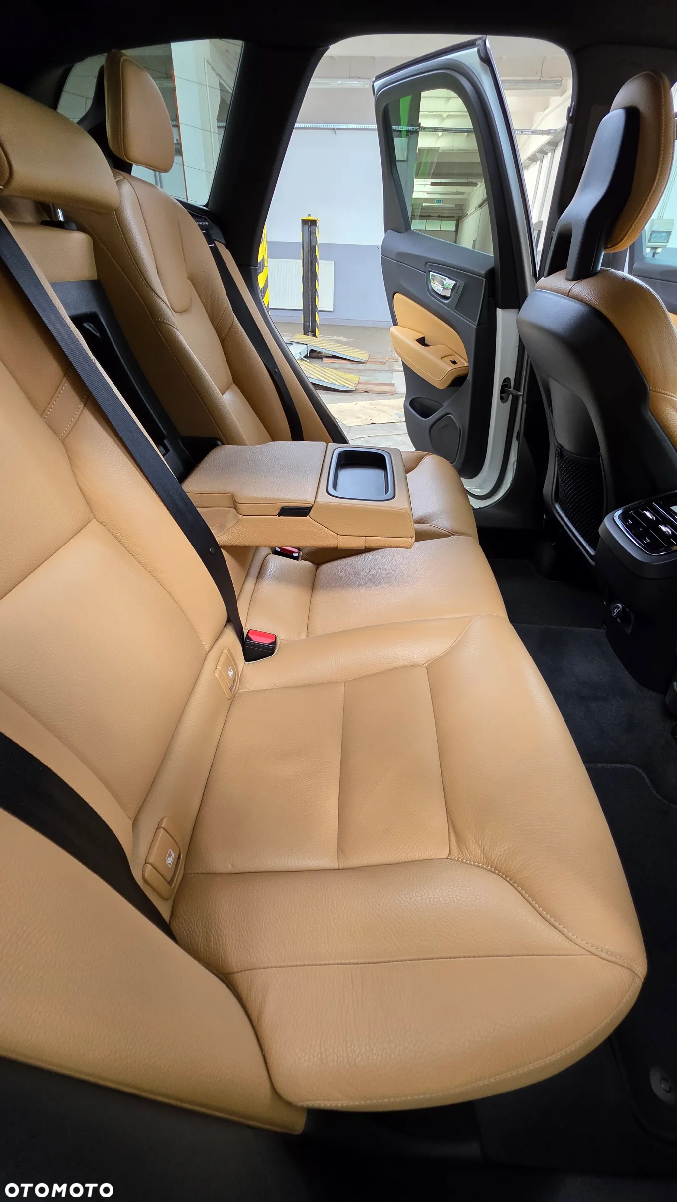 Volvo XC 60 D5 AWD Inscription - 25