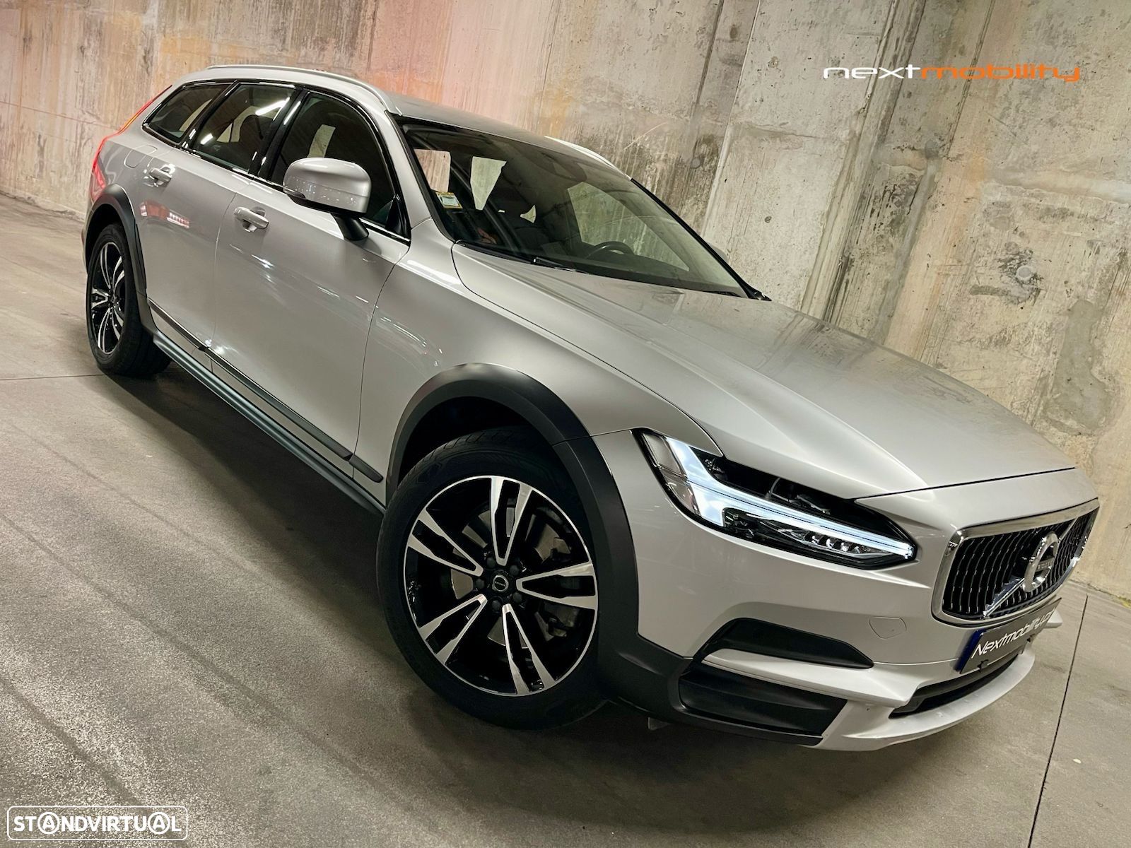 Volvo V90 Cross Country 2.0 D4 Pro AWD Geartronic - 1
