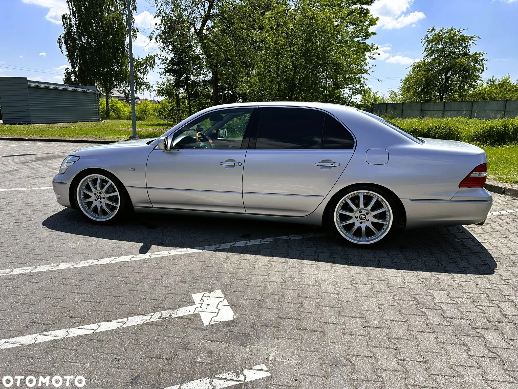 Lexus LS - 9