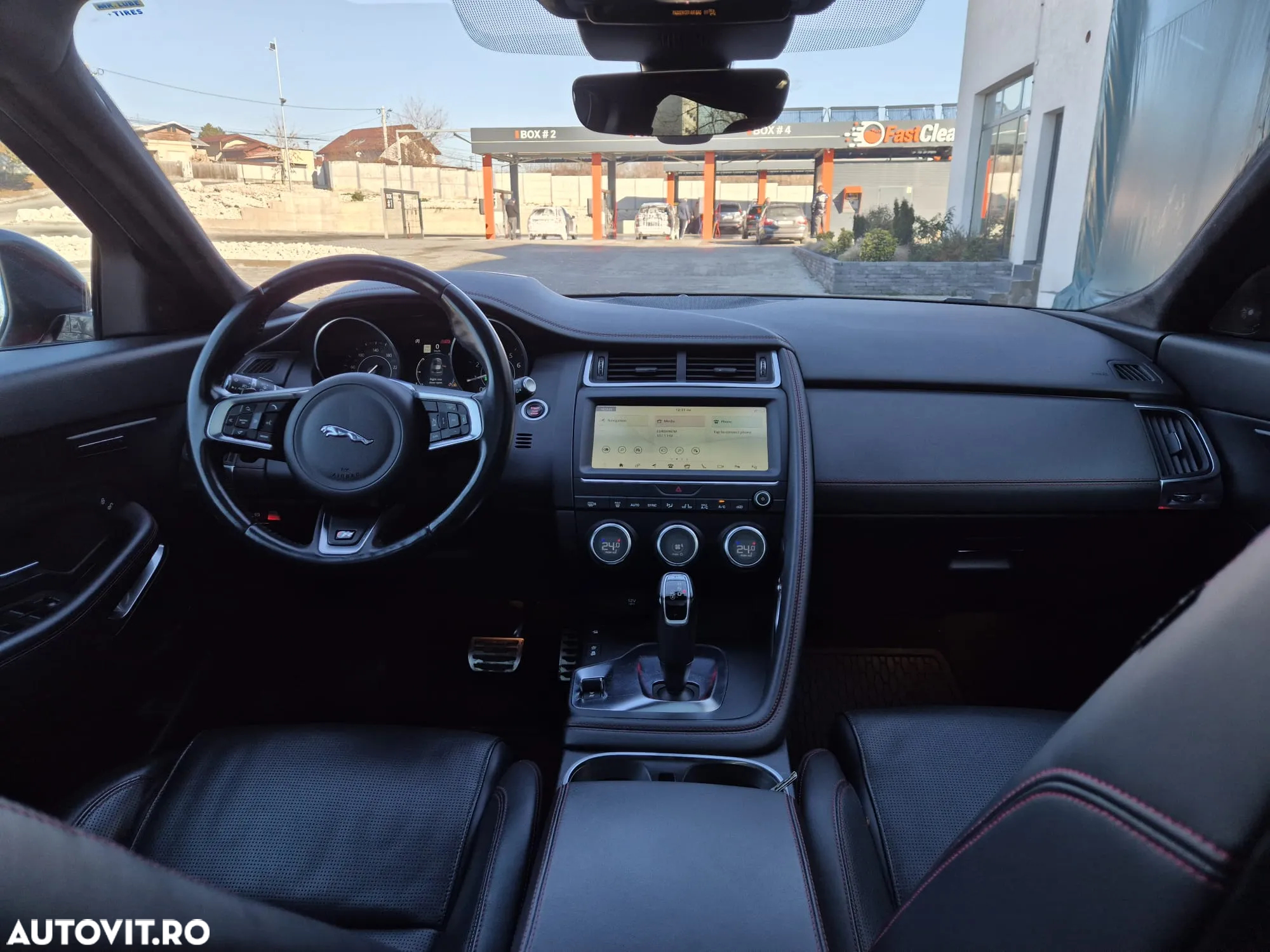 Jaguar E-Pace P250 AWD R-Dynamic S - 9