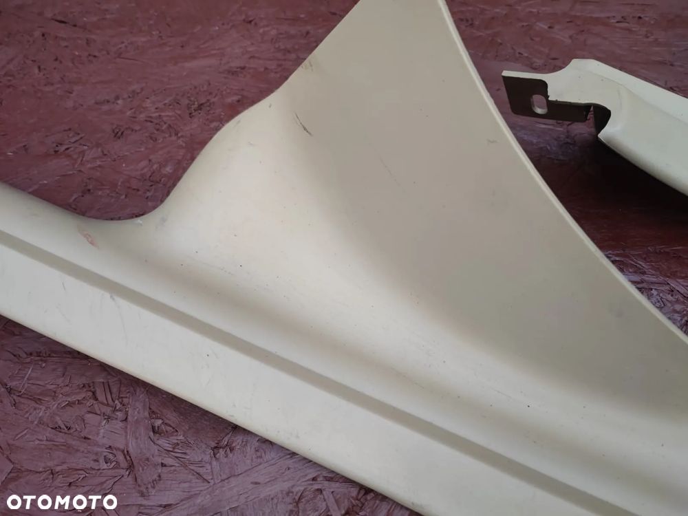 BMW E60 / E60 LCI / E61 / E61 LCI.ORYGINALNE DOLNE OSŁONY USZCZELEK DRZWI / OSŁONA PROGU TYŁ / PRZÓD / LEWA / PRAWA W KOL. BEŻOWYM. O NR: 7 069 515 / 7 069 519 / 7 069 520 OEM. W BARDZO DOBRYM STANIE. - 6