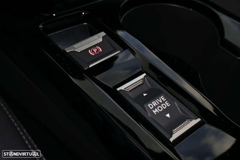 Peugeot e-2008 54 kWh GT - 9