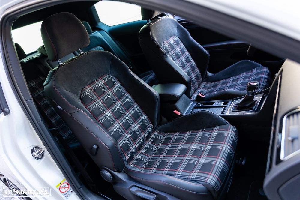 VW Golf GTI Performance BlueMotion DSG - 22