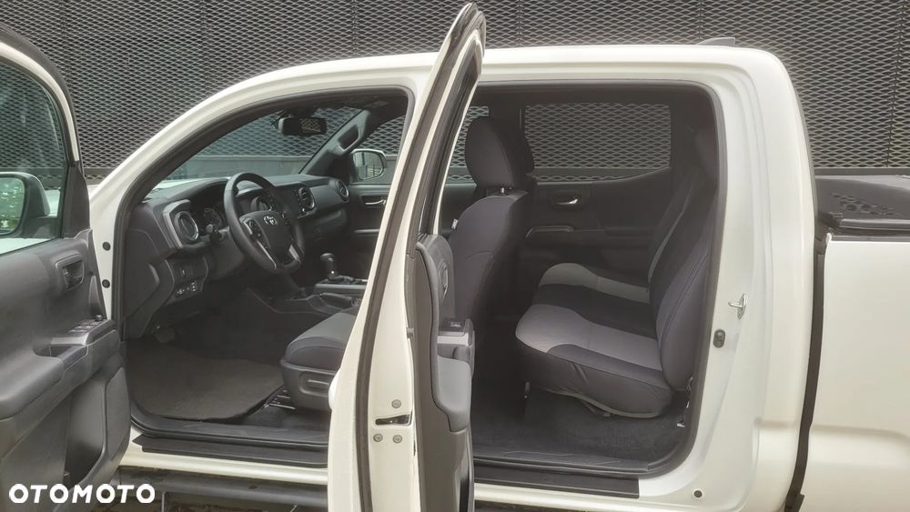 Toyota Tacoma - 6