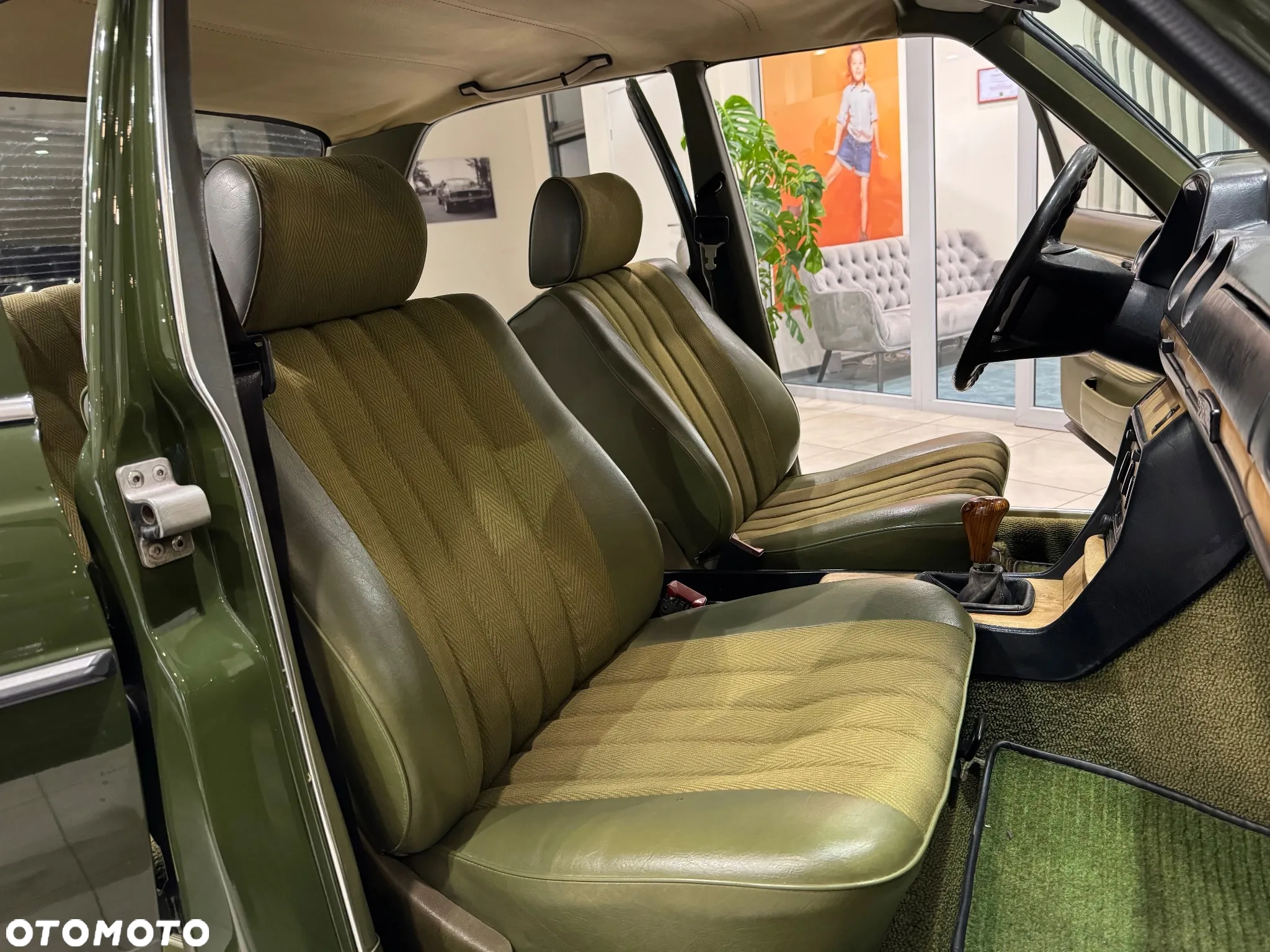 Mercedes-Benz W123 - 27
