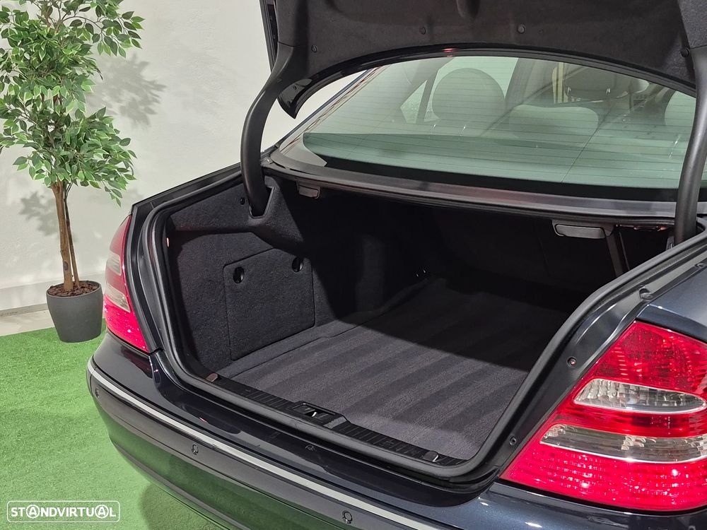 Mercedes-Benz E 220 CDI Auto Elegance - 39