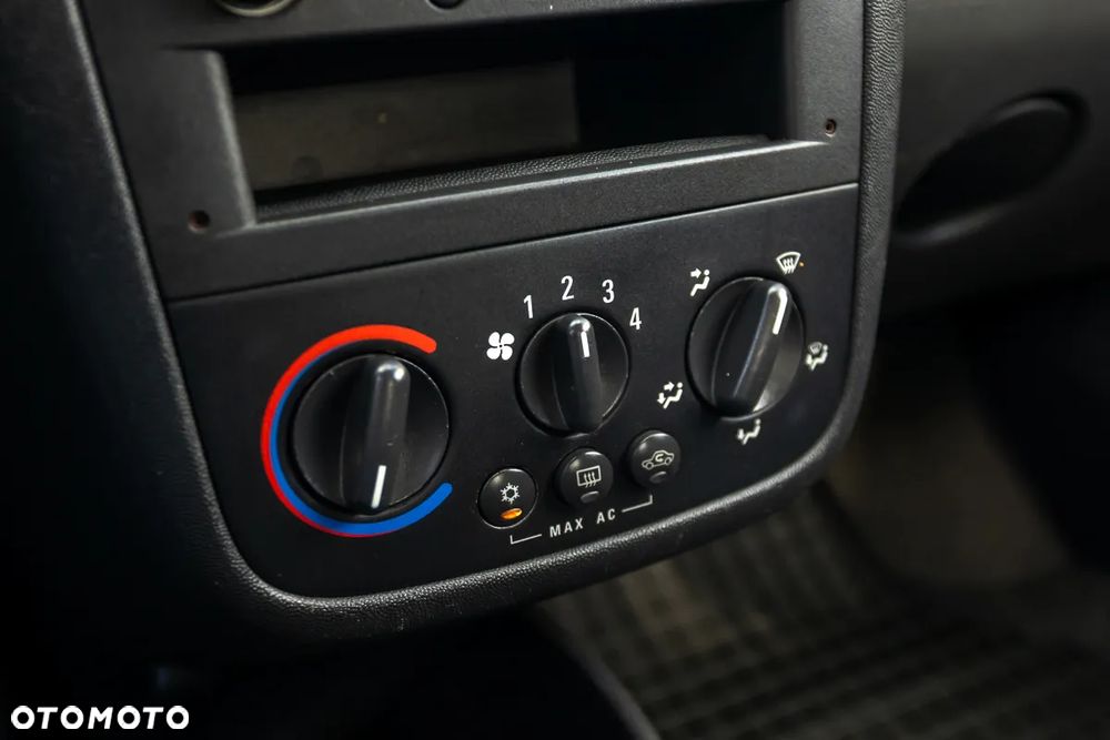 Opel Corsa 1.2 16V - 22