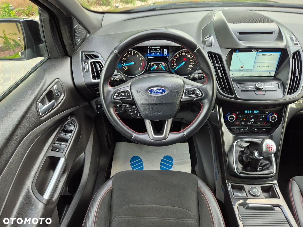 Ford Kuga 1.5 EcoBoost 2x4 ST-Line - 23