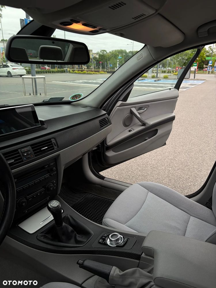BMW Seria 3 320d - 14