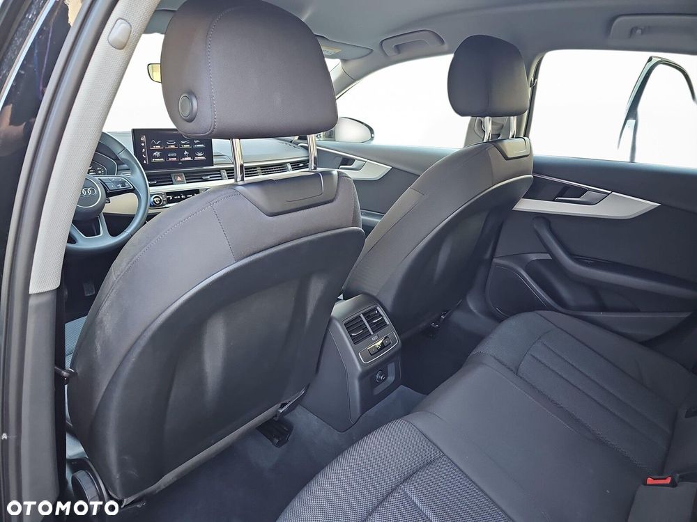 Audi A4 Limousine - 29