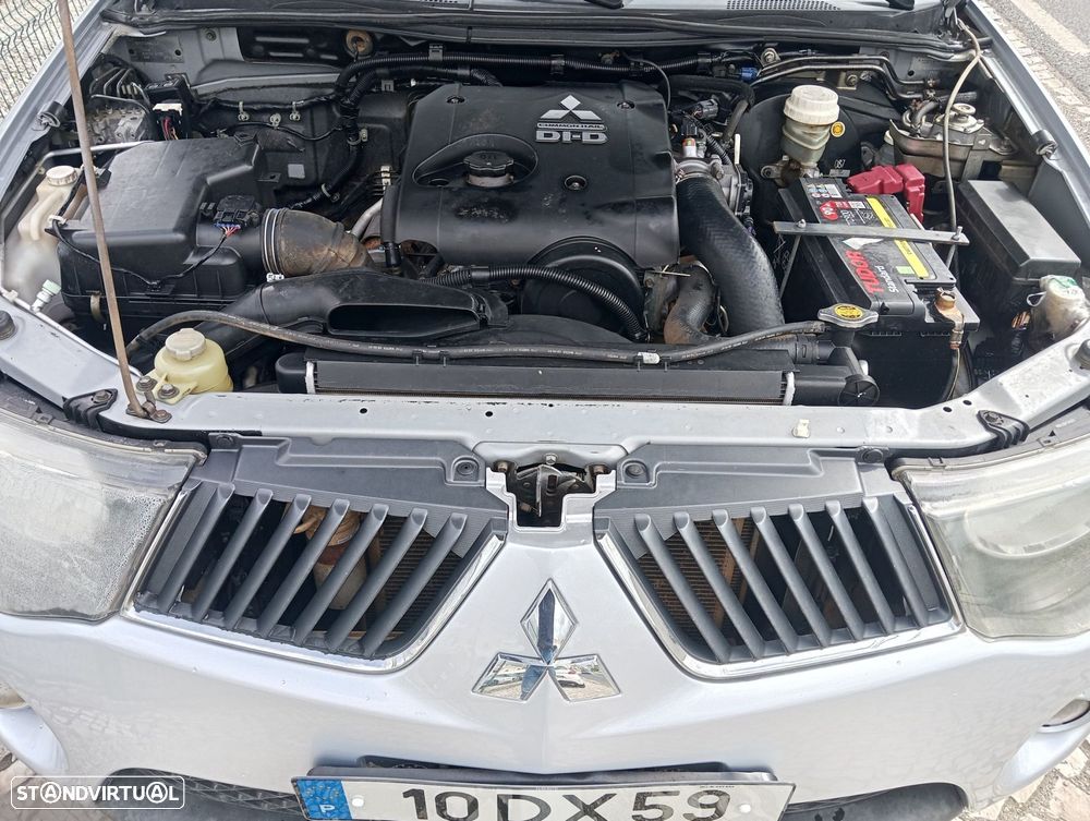 Mitsubishi L200 2.5 DI-D CD Invite AC 4WD - 17